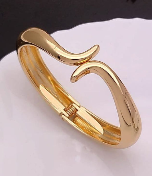 Waveform Gold Clasp Bracelet