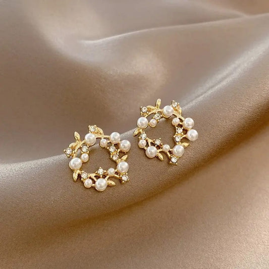 Golden Wreath Pearl Earrings