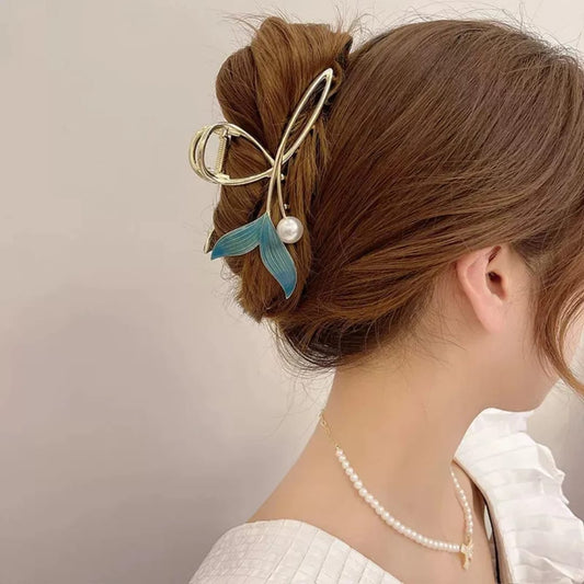 Elegance Afloat Hair Clip