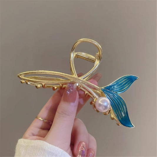 Elegance Afloat Hair Clip