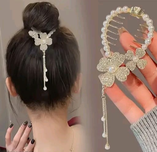 Pearl Bloom Hair Comb Clip