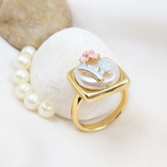 Mother of Pearl Floral Ring