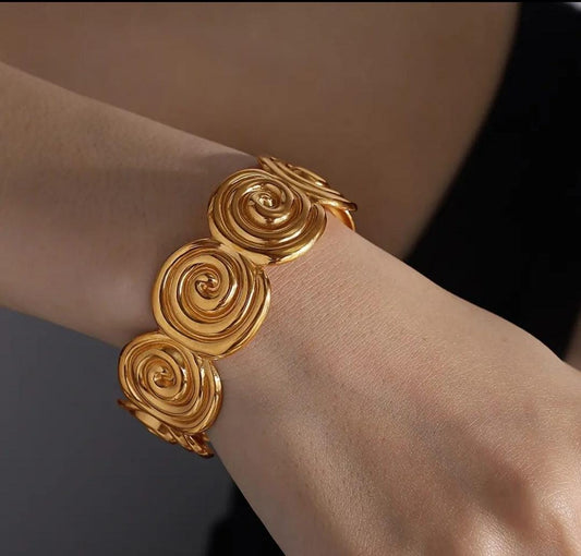 Gold Spiral Link Bracelet