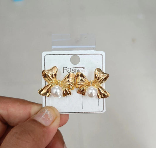 Bow Pearl Stud Earrings