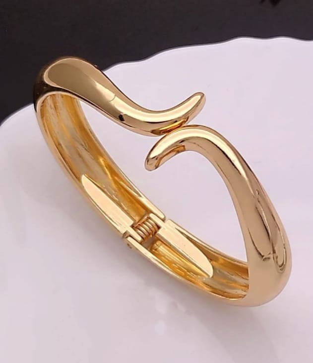 Waveform Gold Clasp Bracelet