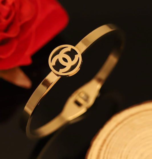 Iconic Elegance  Bracelet