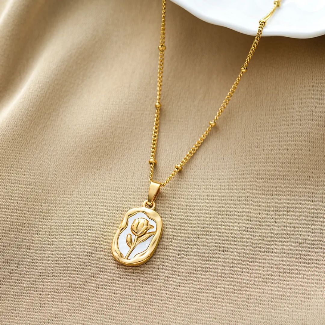 Tulip Engraved Pendant Necklace