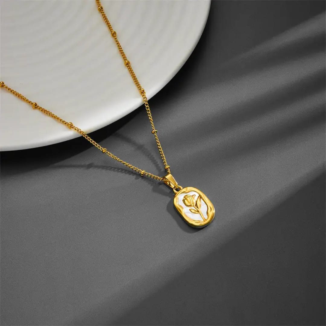 Tulip Engraved Pendant Necklace