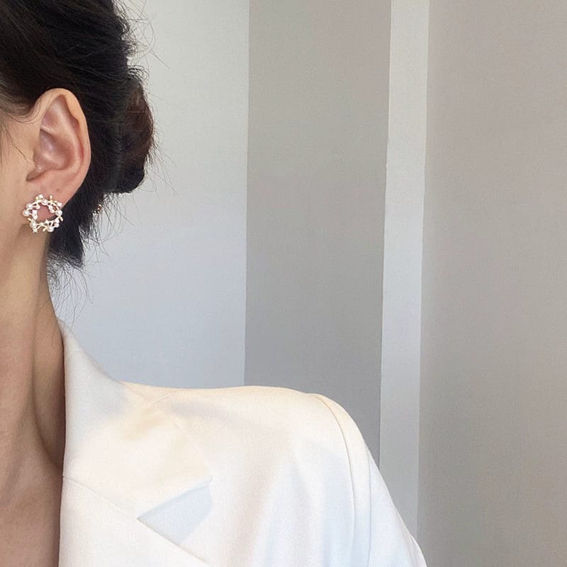 Golden Wreath Pearl Earrings