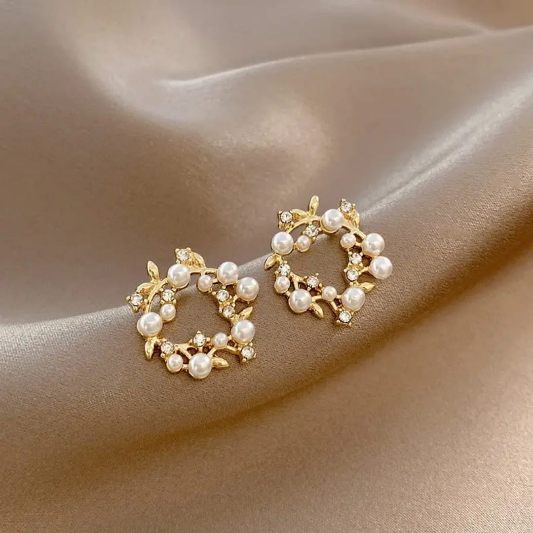 Golden Wreath Pearl Earrings