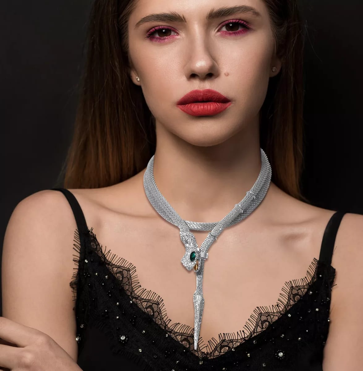 Serpentine Collar Necklace