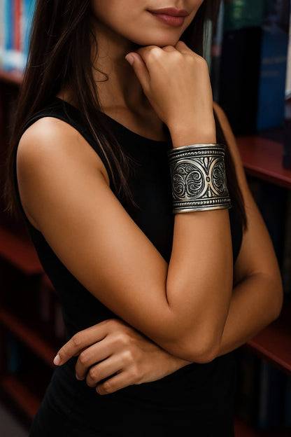 Ornate Reverie Bracelet