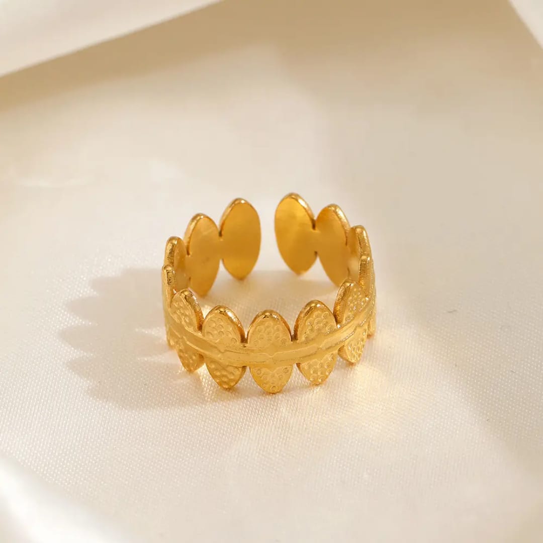 Golden Heartband Ring