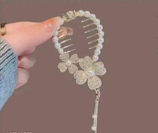 Pearl Bloom Hair Comb Clip