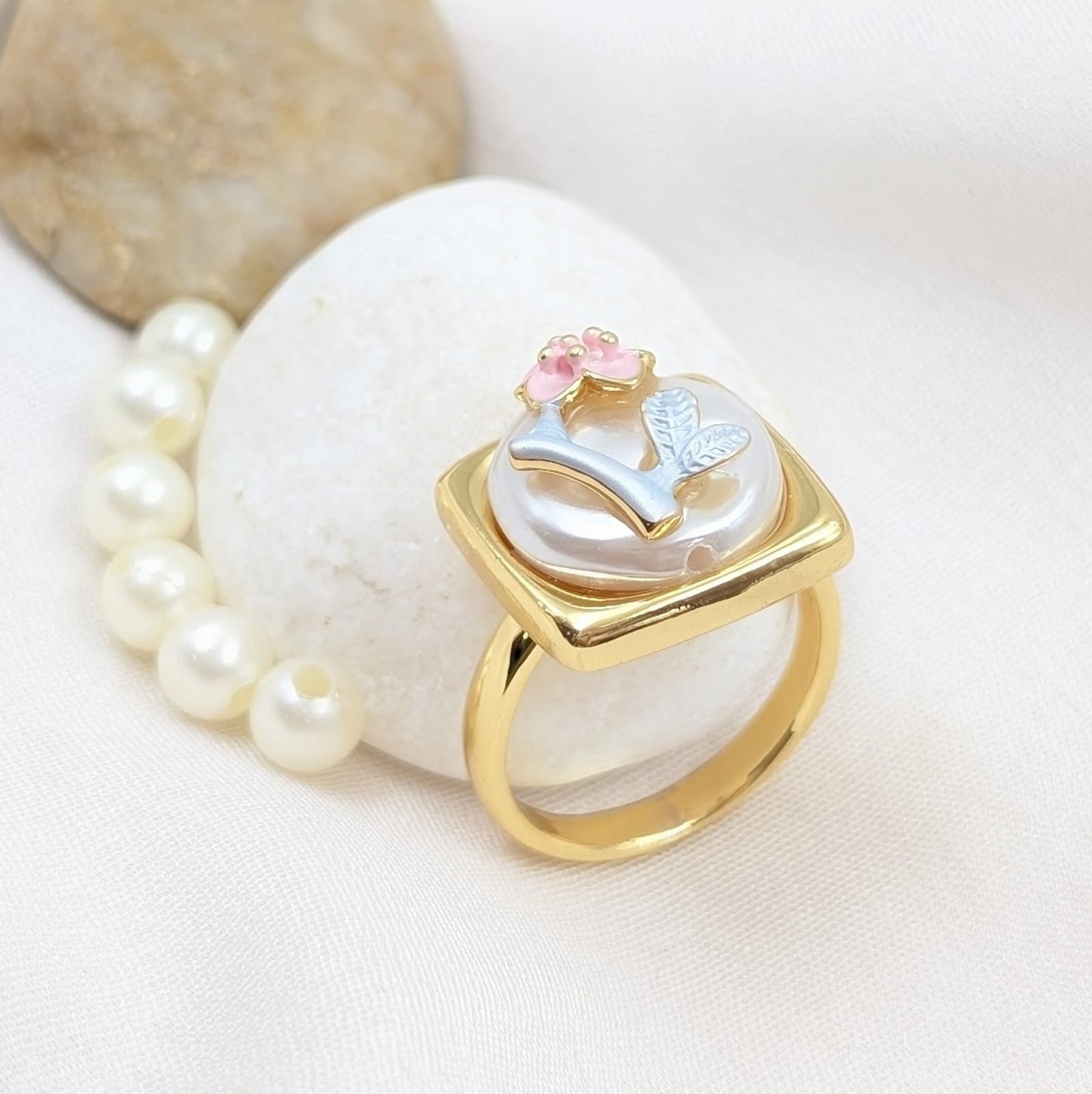 Mother of Pearl Floral Ring
