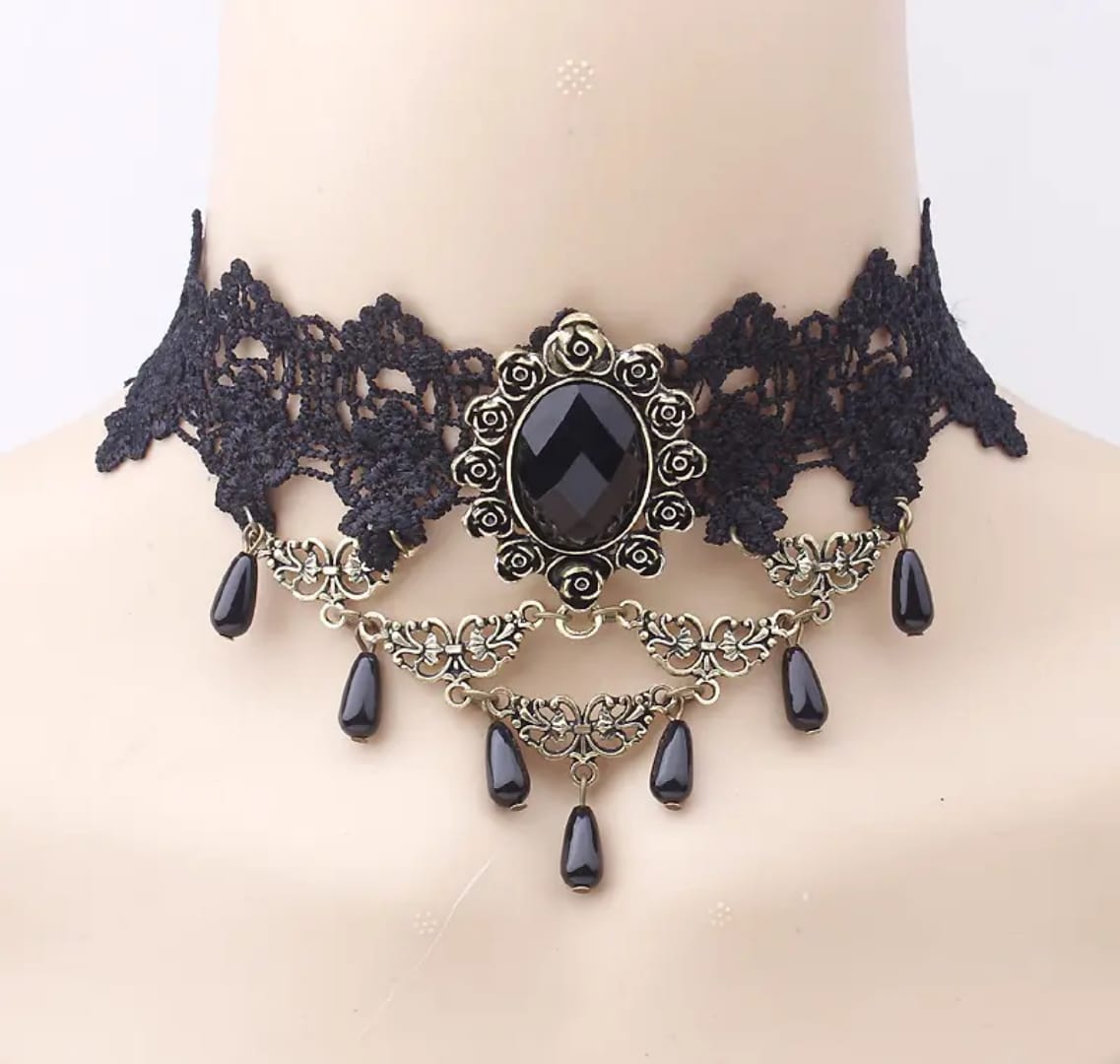 Victorian Noir Lace Choker with Teardrop Pendants