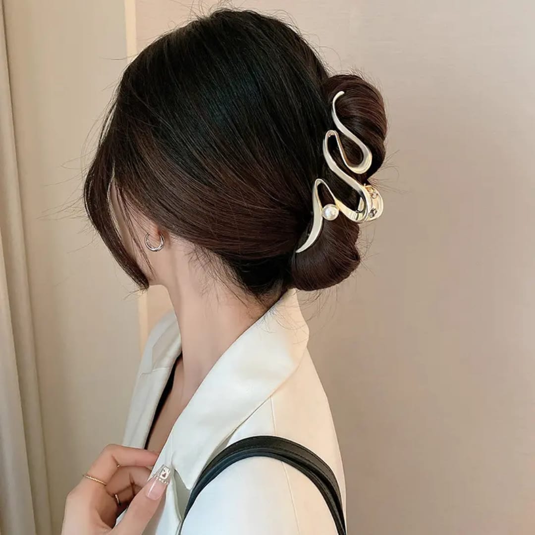 Golden Wave Pearl Hair Clip