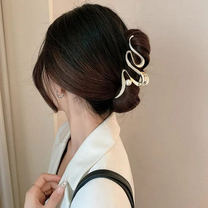 Golden Wave Pearl Hair Clip
