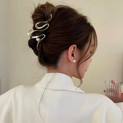 Golden Wave Pearl Hair Clip