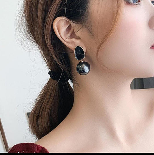 Midnight Muse Drop Earrings