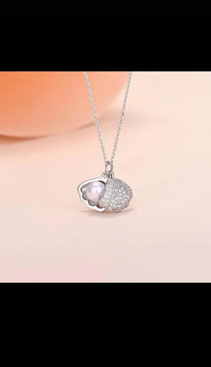 Seashell Pearl Pendant Necklace