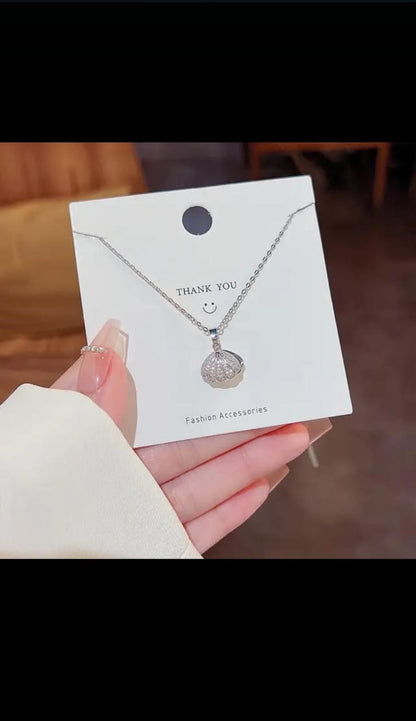 Seashell Pearl Pendant Necklace