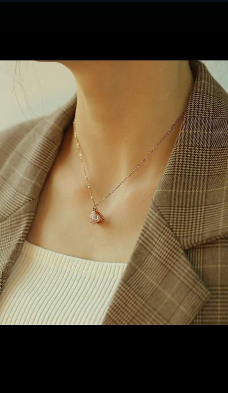 Seashell Pearl Pendant Necklace