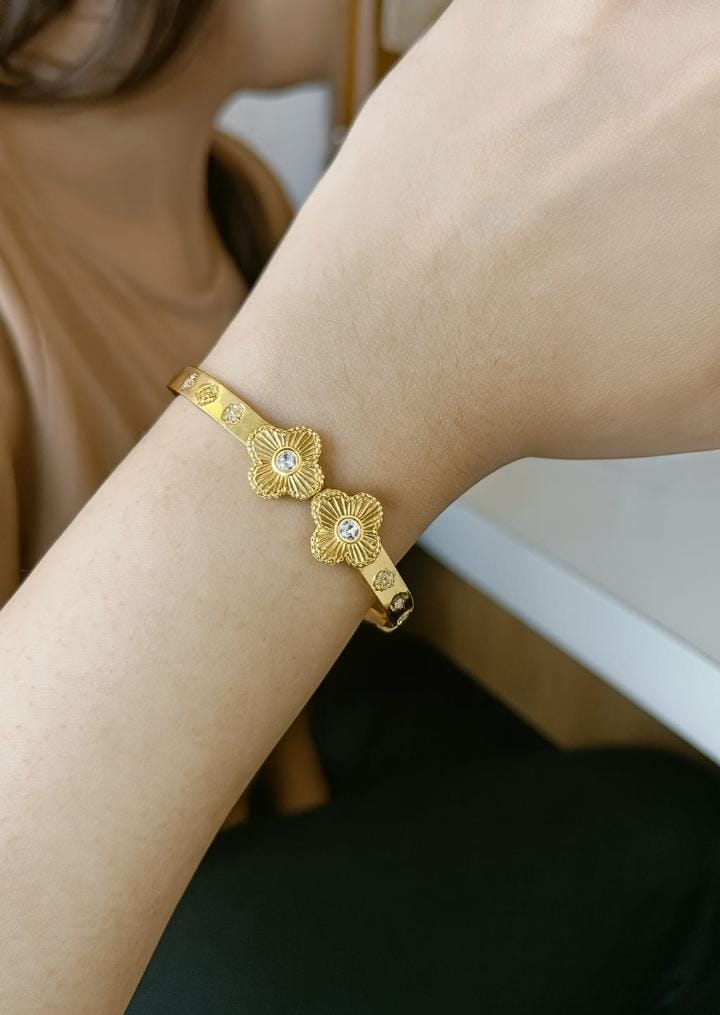 Blossom Radiance Gold Bracelet