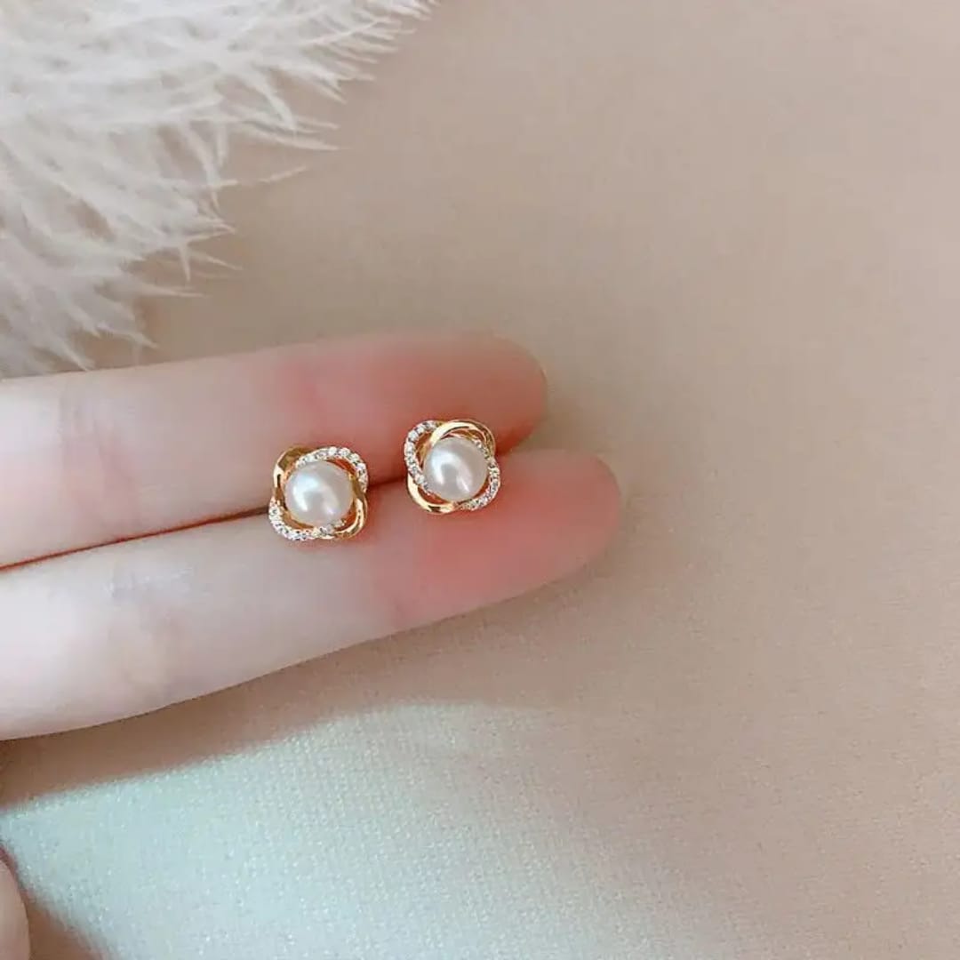 Halo Pearl Studs
