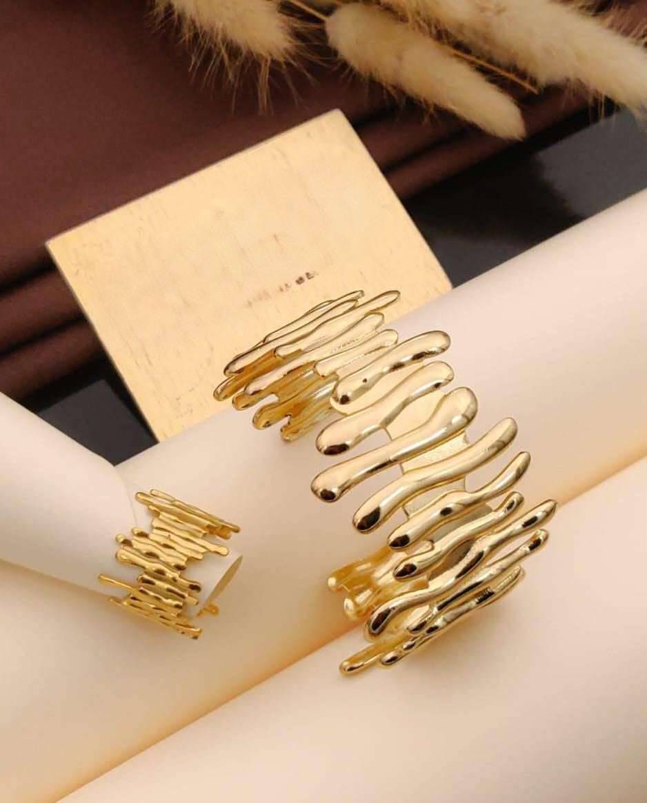 Molten Grace Abstract Gold Bracelet & Ring Set