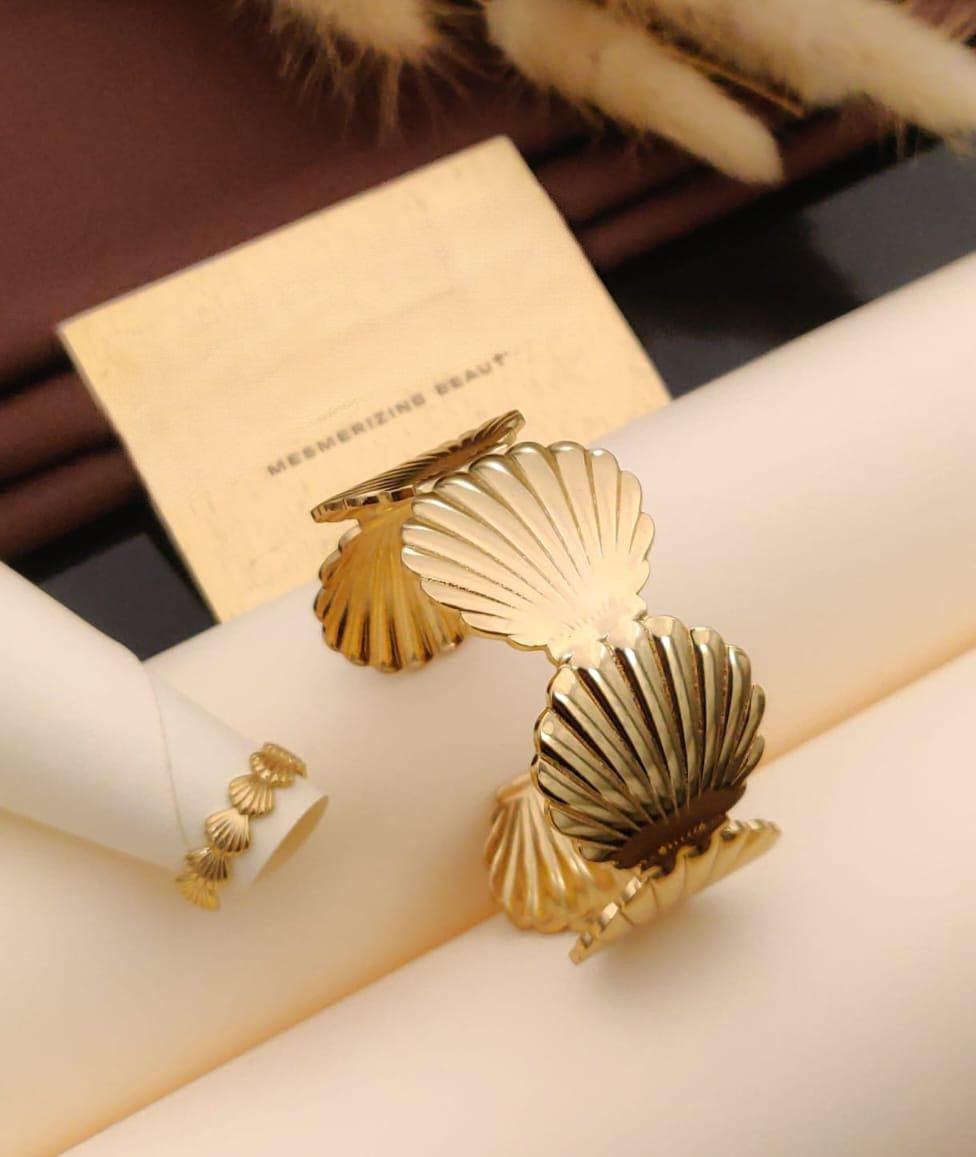 Golden Tides Seashell Bracelet & Ring Set