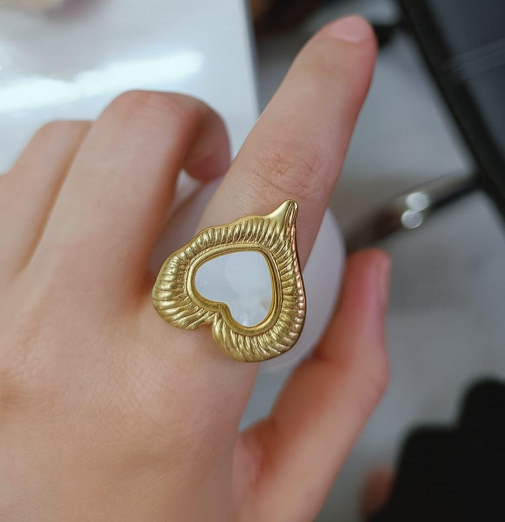 Golden Heart Shell Ring