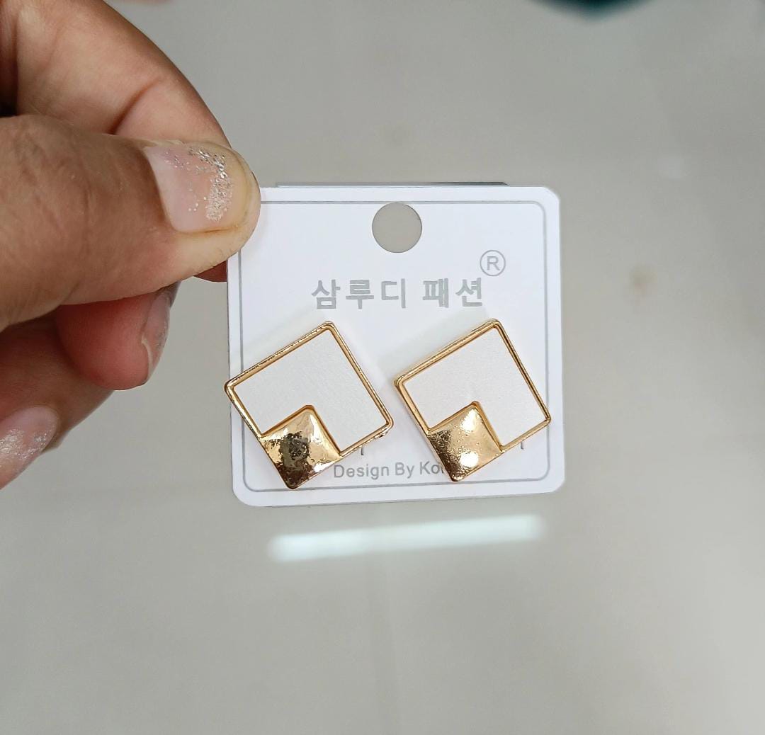 Modern Edge Square Stud Earrings – White & Gold