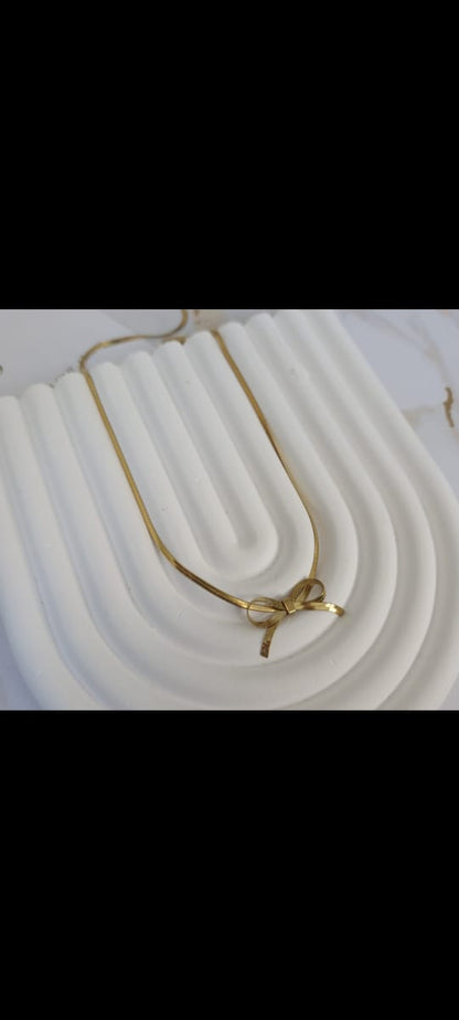 Gold Bow Necklace