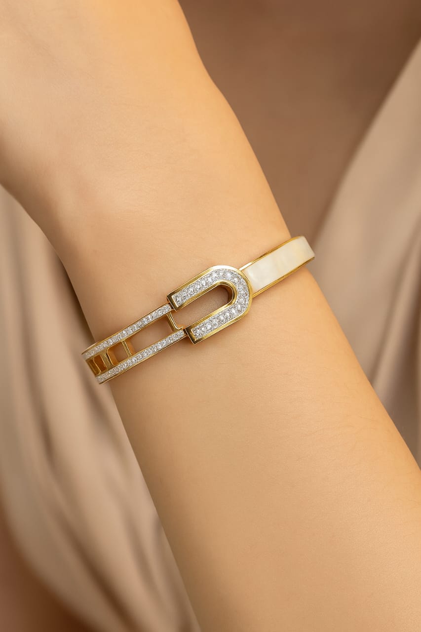 The Curve of Confidence Bracelet