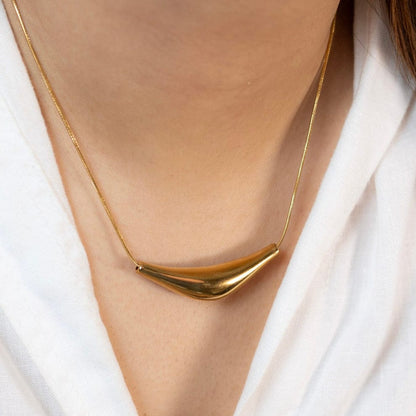 Sculpted Gold Droplet Necklace