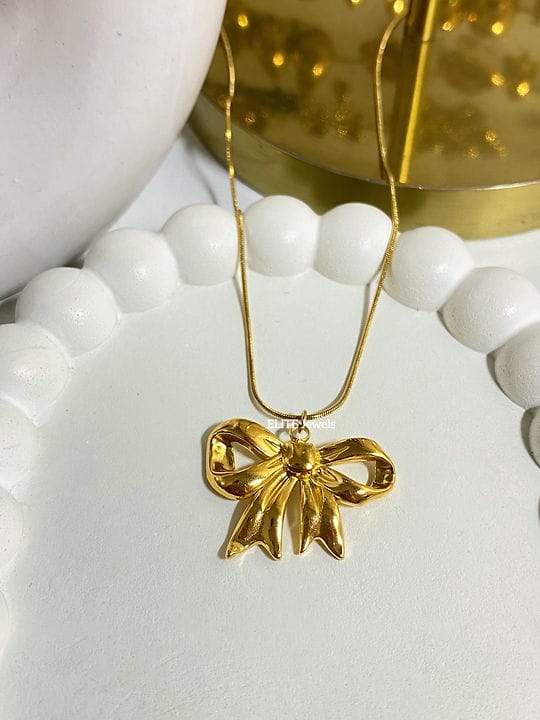 Layered Bow Charm Necklace Set