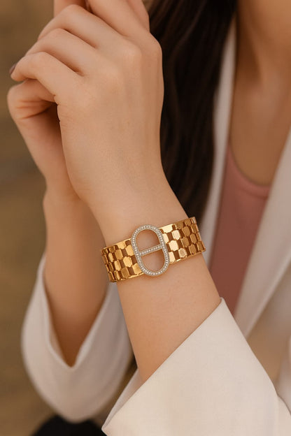 Iconic Oval Charm Bracelet
