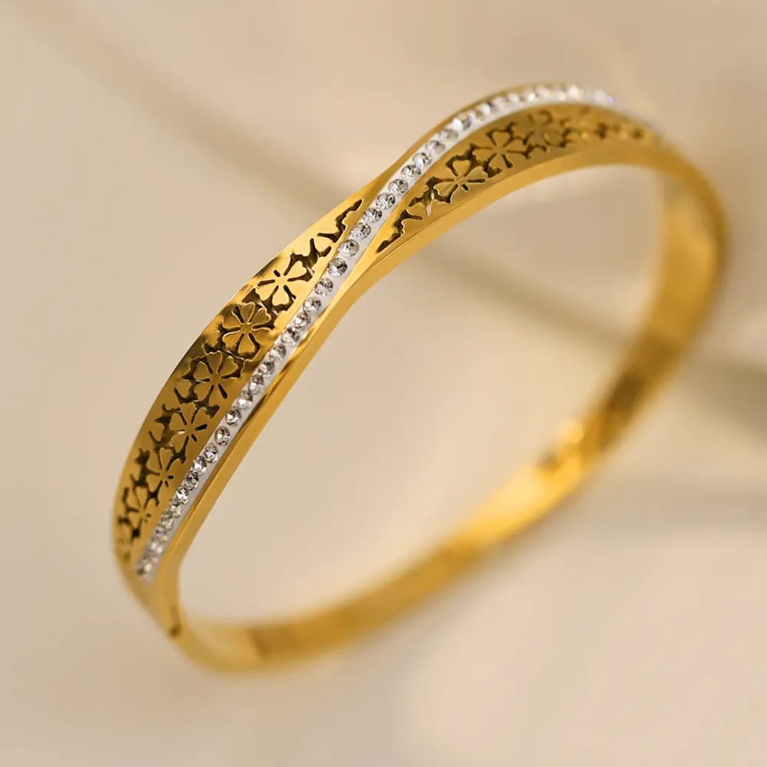 Floral Lattice Diamond Bangle