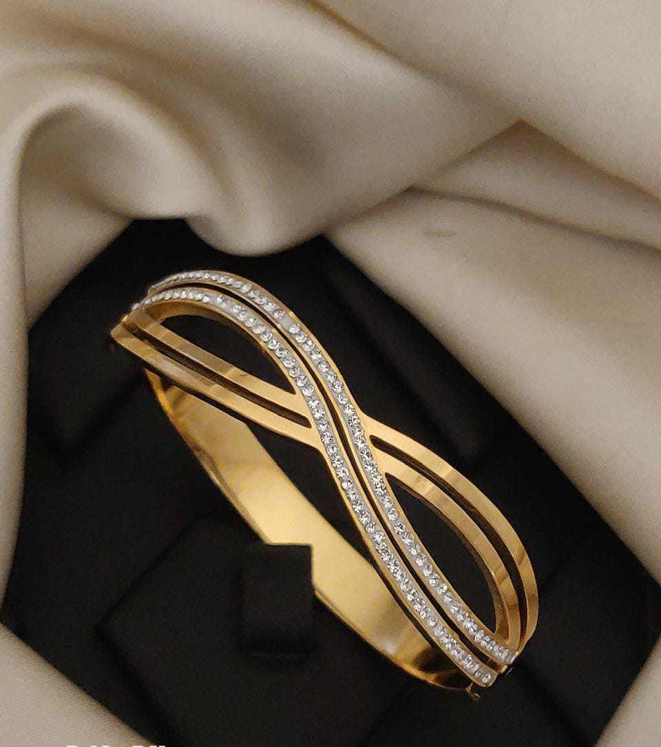Golden Lattice Luxe Bracelet