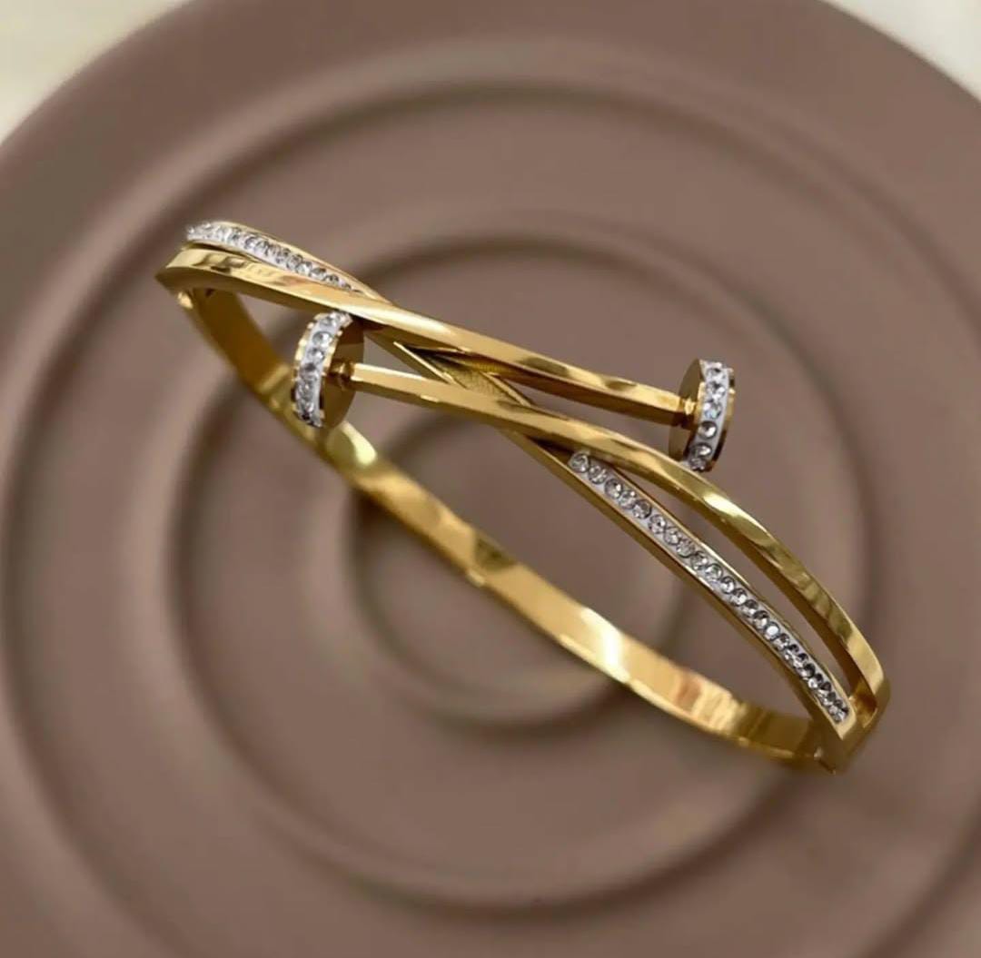 Twisted Radiance Diamond Bangle
