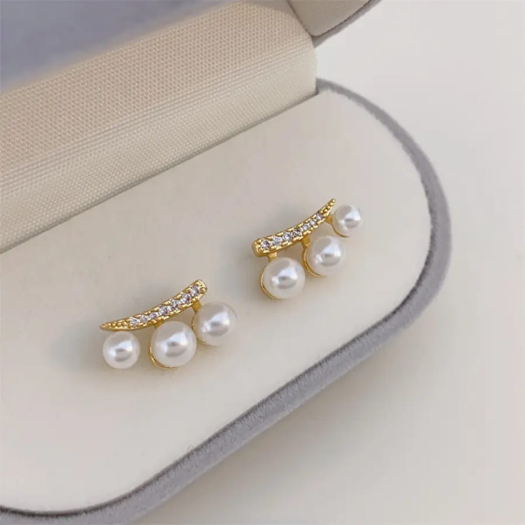 Trio Pearl Curve Earrings