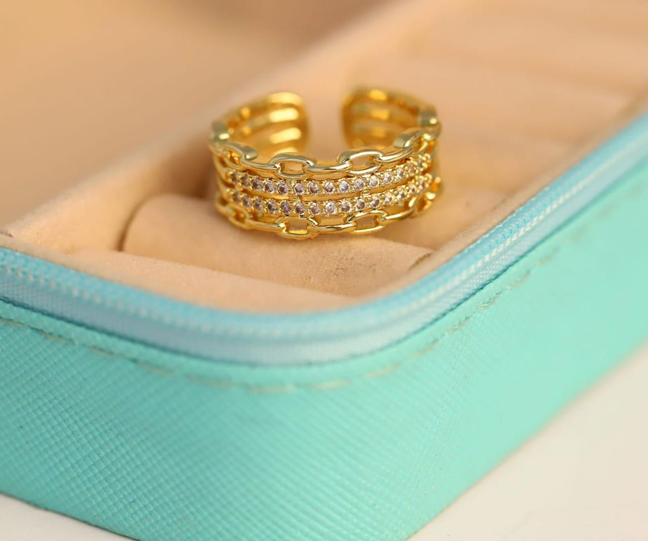 Chain-Link Pavé Gold Ring