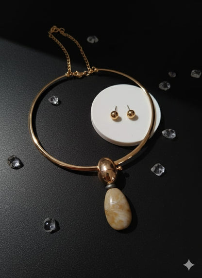 Tara Dusk: Gold Choker with Amber Teardrop