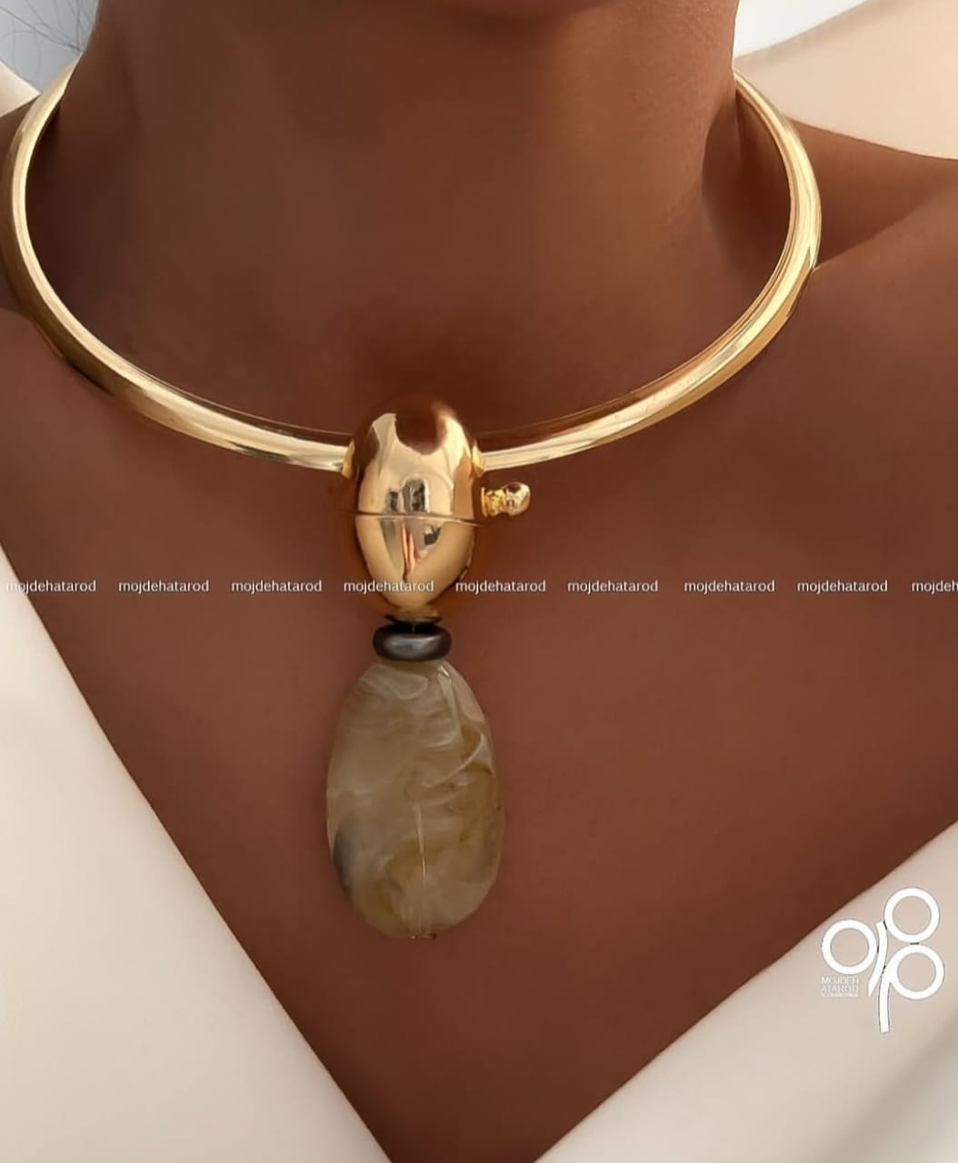 Tara Dusk: Gold Choker with Amber Teardrop