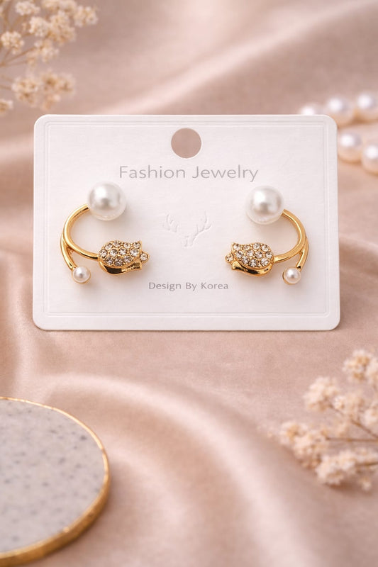 Tulip Pearl Curve Earrings