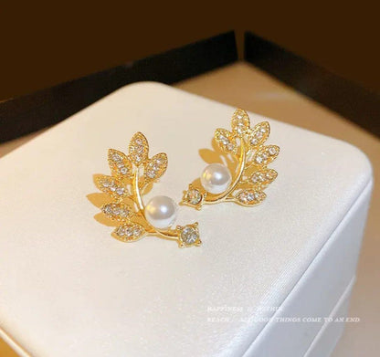 Gold Laurel Pearl Earrings