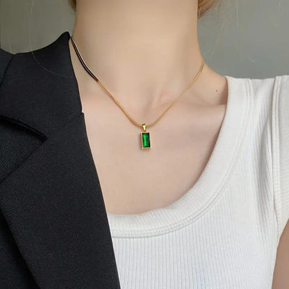 Emerald Glow Pendant Necklace