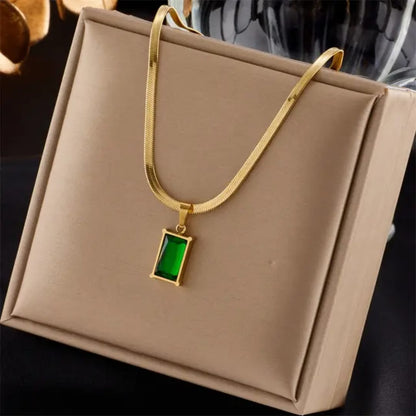 Emerald Glow Pendant Necklace