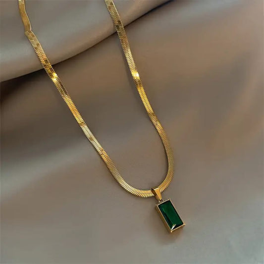 Emerald Glow Pendant Necklace